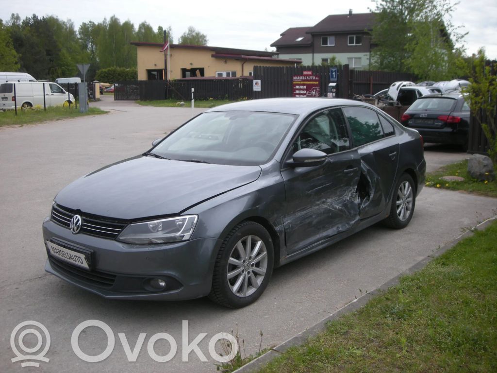 Jetta VI Jetta  DCP02030