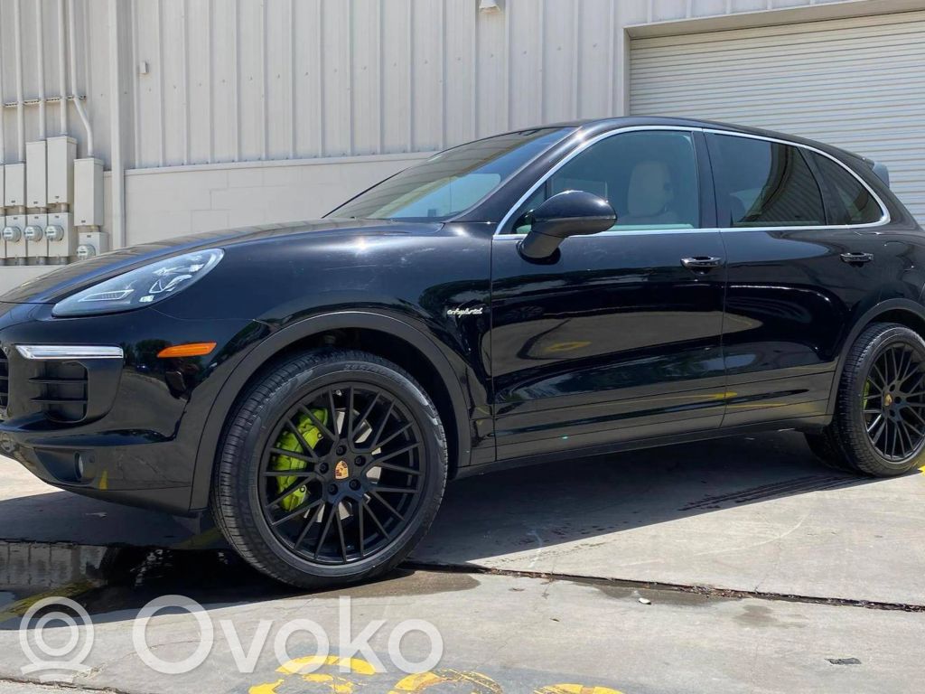 Cayenne (92A) Cayenne  0258010197