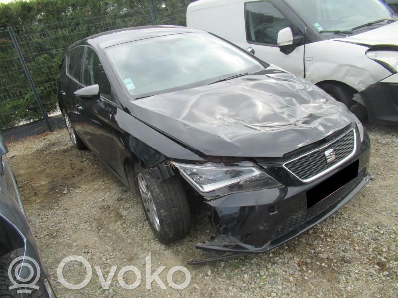Leon (5F) Leon  04E903015P