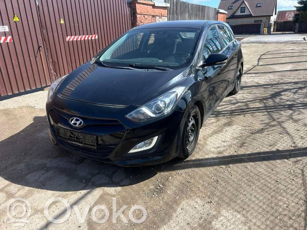 i30 i30  282012A701