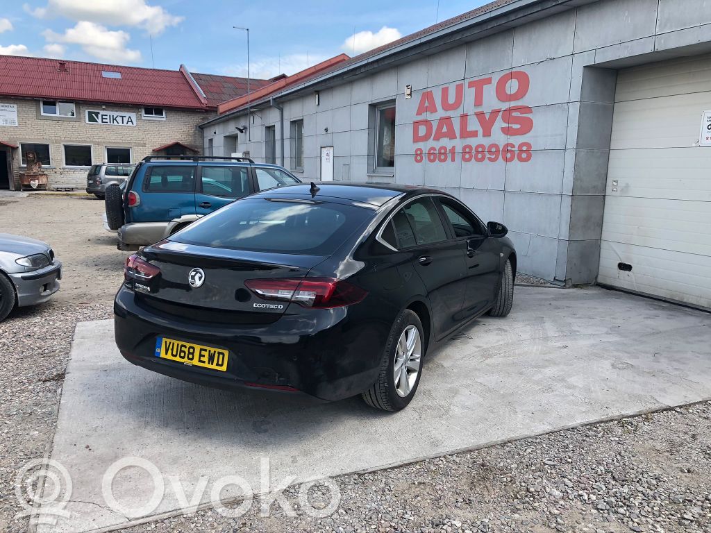 Insignia B Insignia  39068024