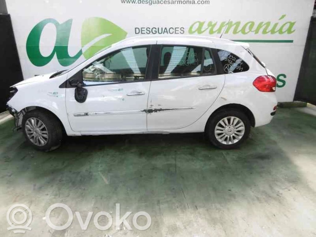 Clio III Clio  8200369521E