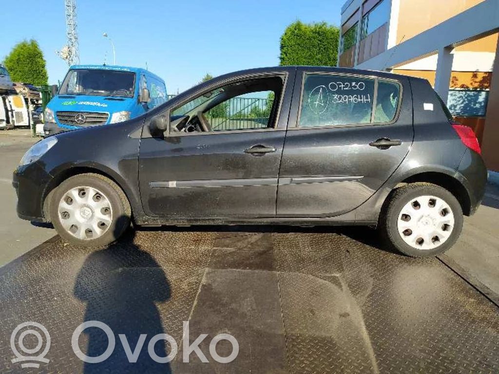 Clio III Clio  8200747140