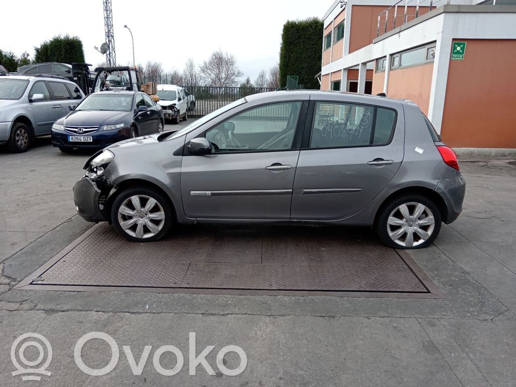 Clio III Clio  7701057089