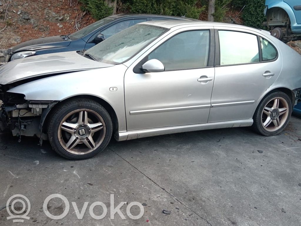 Leon (1M) Leon  038130073AL