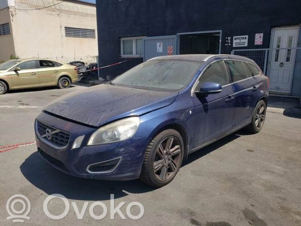 V60 V60, V60 Cross Country  31293086