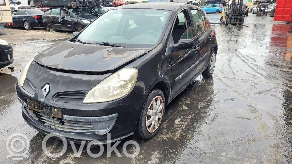 Clio III Clio  8200245578