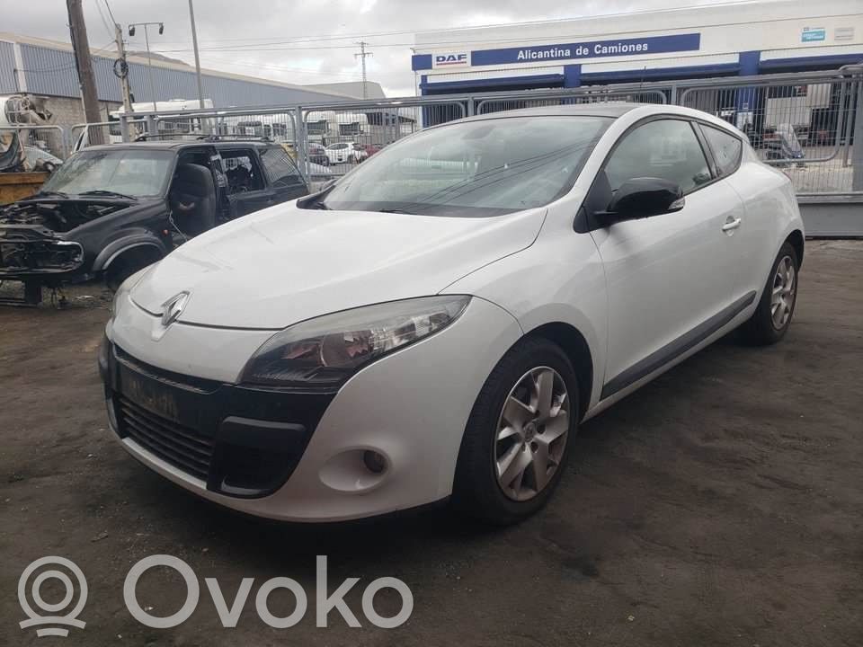 Megane III Megane  681080008R