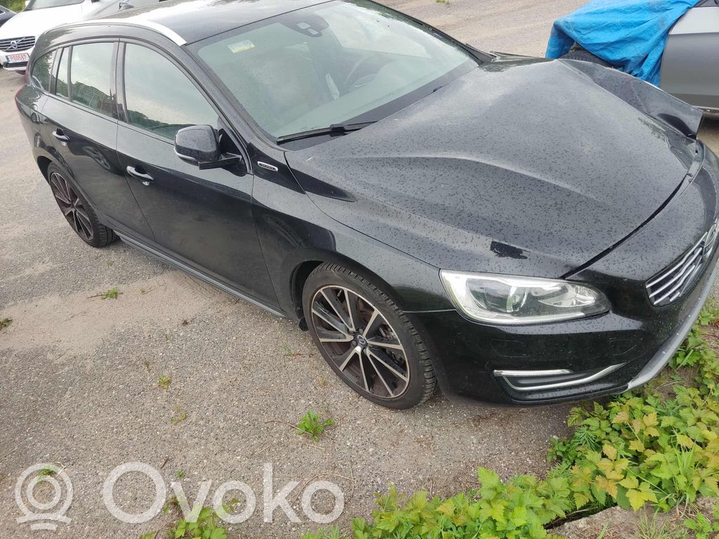 V60 V60, V60 Cross Country  31392983