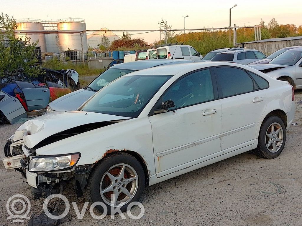 S40 S40, V40