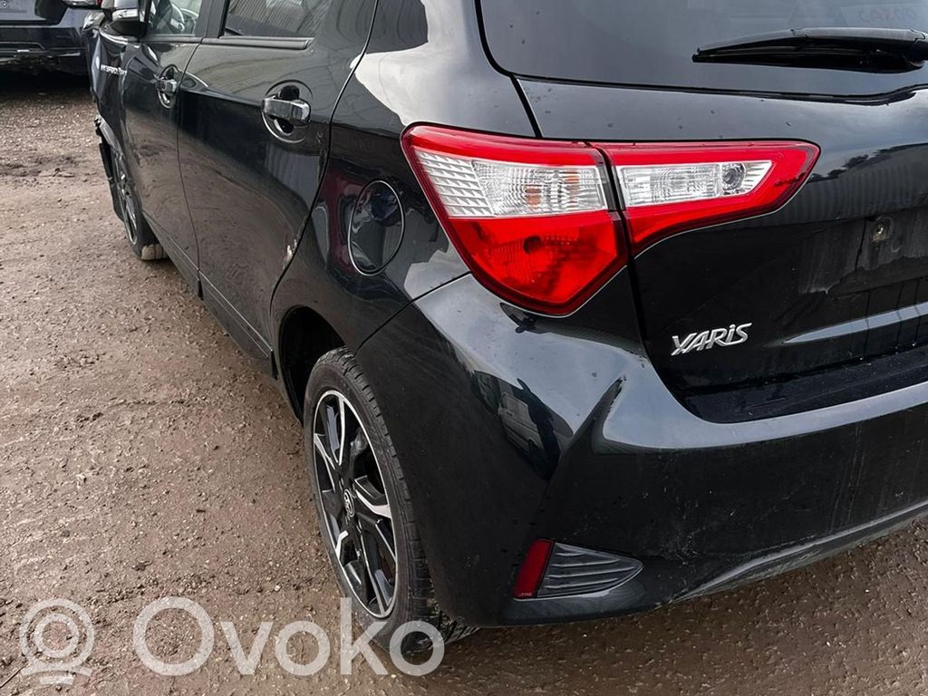 Yaris Yaris  8946552670