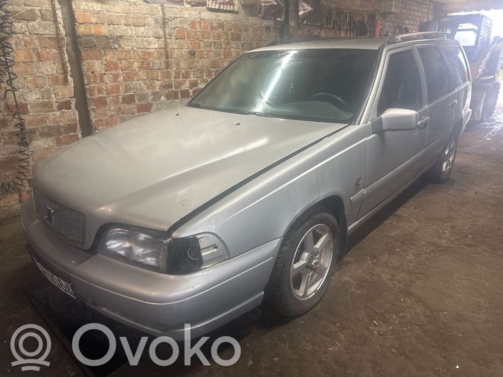 S70  V70  V70 XC S70, V70, V70 XC  3512318