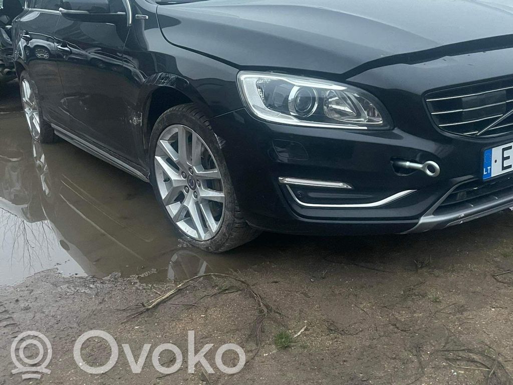 V60 V60, V60 Cross Country  31355882