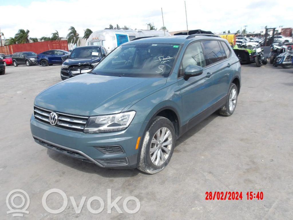 Tiguan Allspace Tiguan  8V0827507D