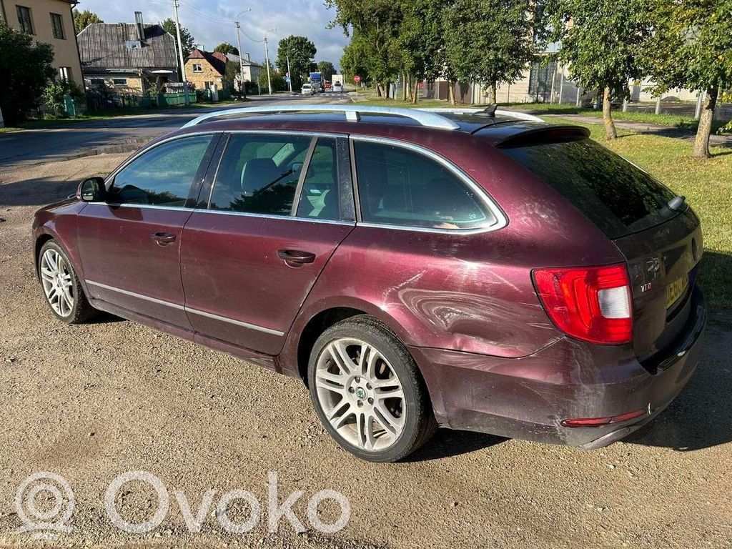 Superb B6 (3T) Superb  03L906018CH