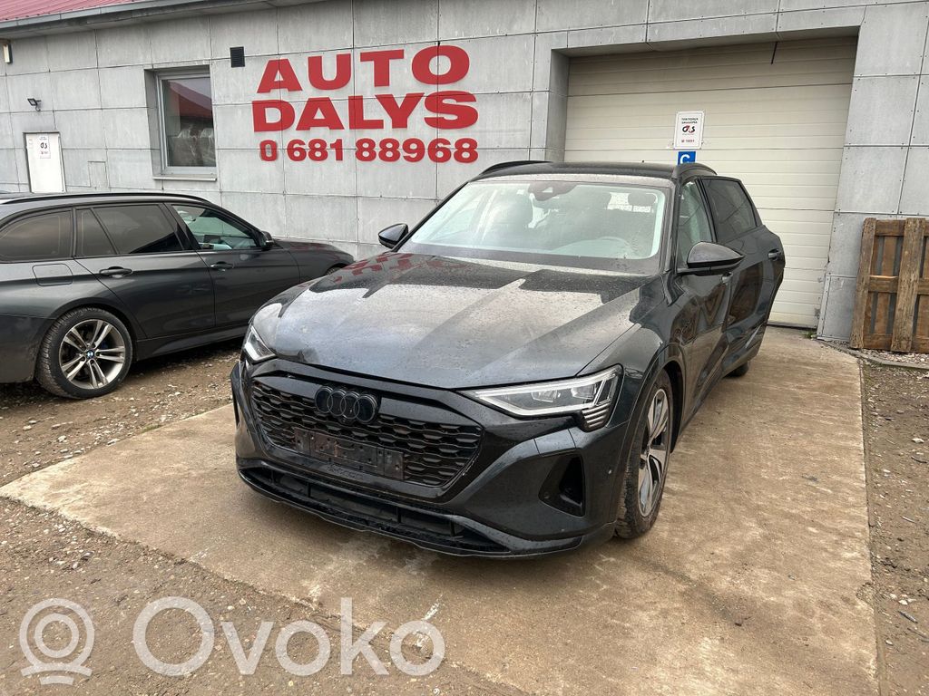 Q8 e-tron Q8 e-tron  4KE951223