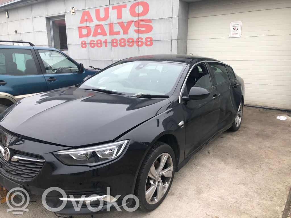 Insignia B Insignia  84502895