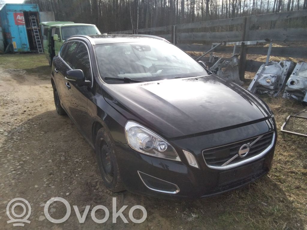 V60 V60, V60 Cross Country  31318989