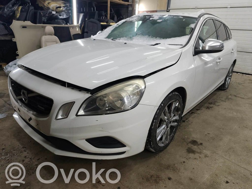 V60 V60, V60 Cross Country  31357023