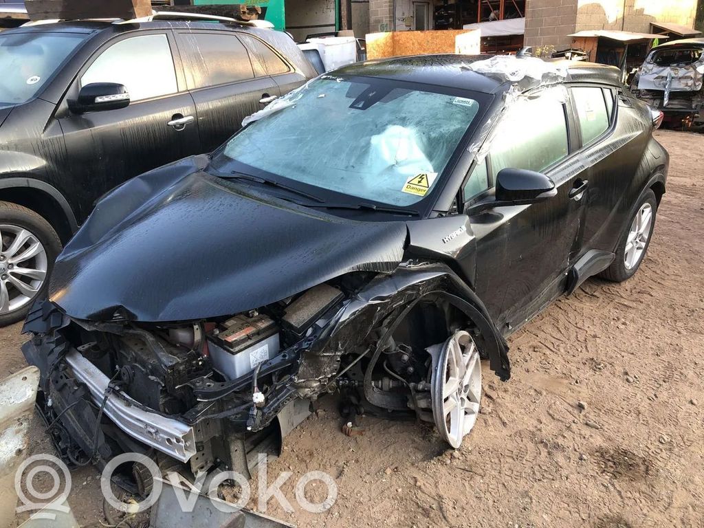 C-HR I C-HR  82153F4140