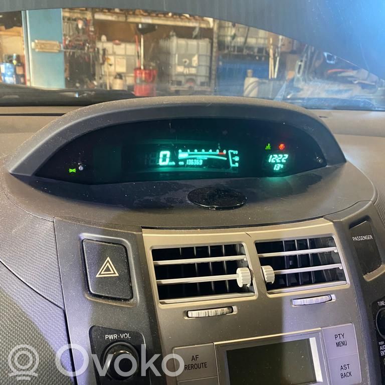 Yaris Yaris  8966110DB01