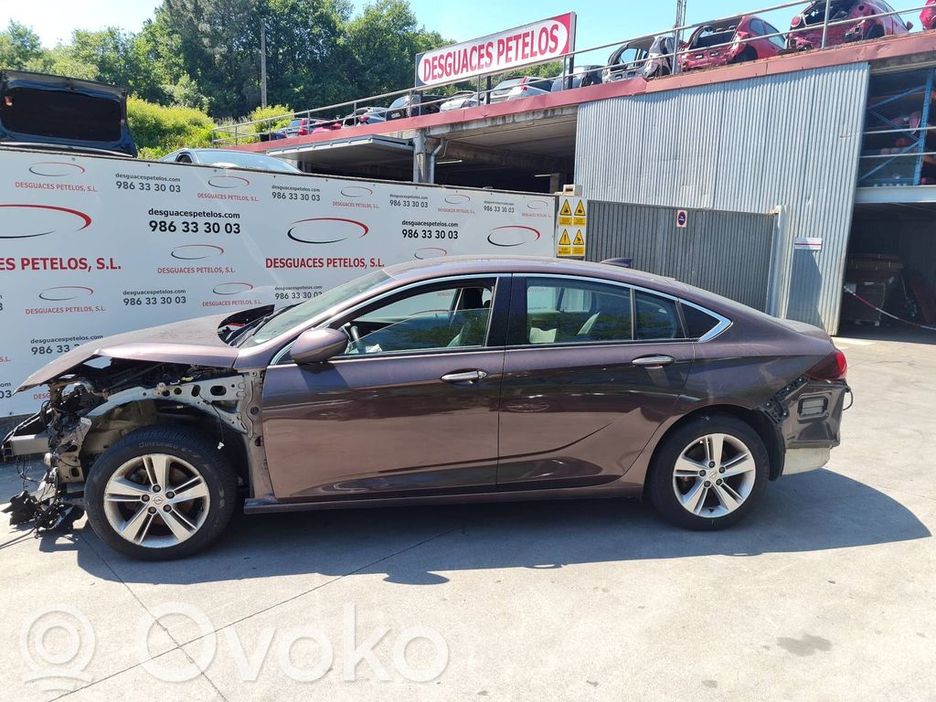 Insignia B Insignia  39102898