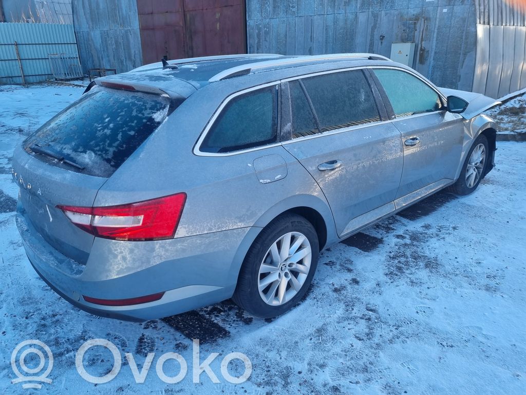 Superb B8 (3V) Superb  05L906262B