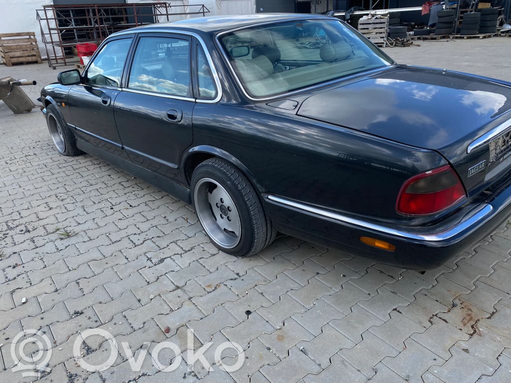 XJ X300 XJ  0130002445