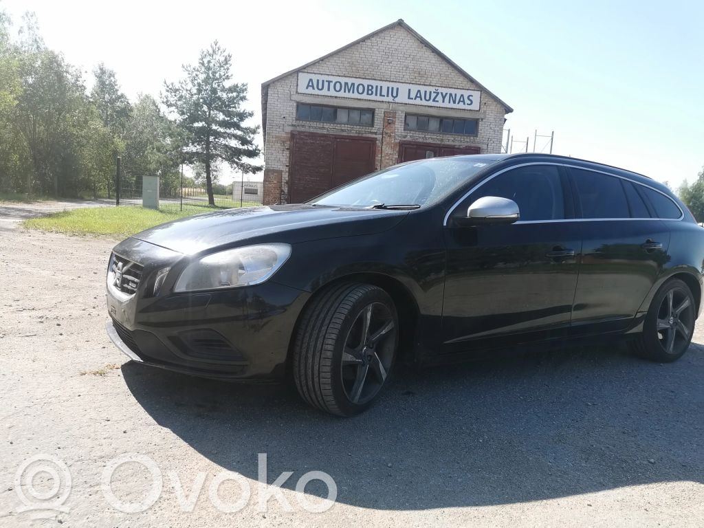 V60 V60, V60 Cross Country  39817633