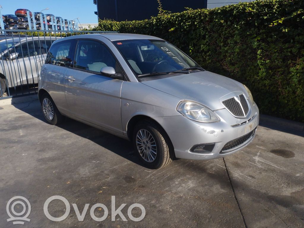 Ypsilon Ypsilon  LRS02252