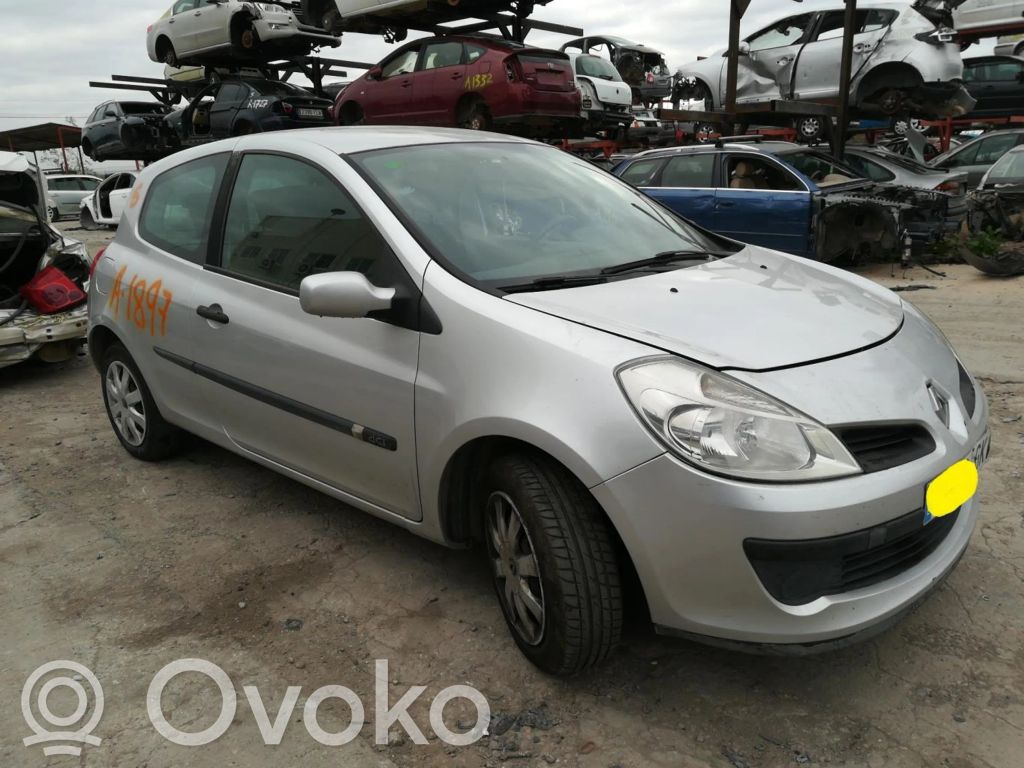 Clio III Clio  8200407753