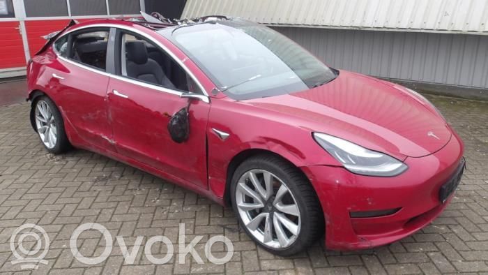 Model 3 Tesla Model 3  107708200C