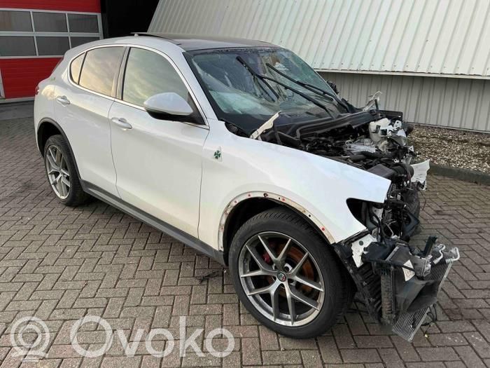 Stelvio Stelvio  50539797
