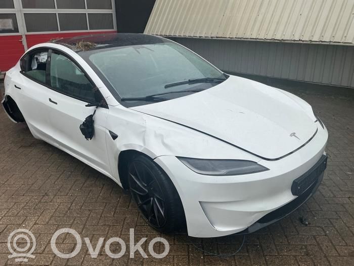Model 3 Tesla Model 3  183197801A