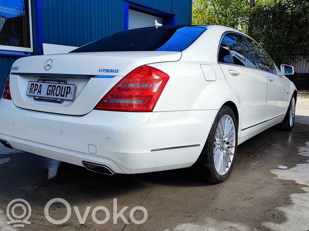 S W221 S-class, AMG (W126, W140, W220, W221, W222)  33055612