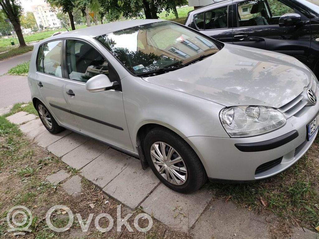 Golf V Golf  028500102A