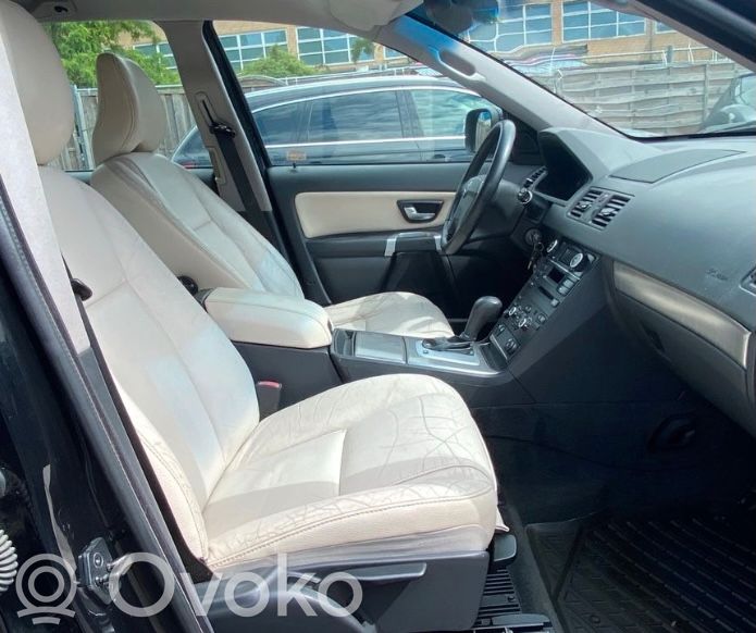 XC90 XC90  9472105