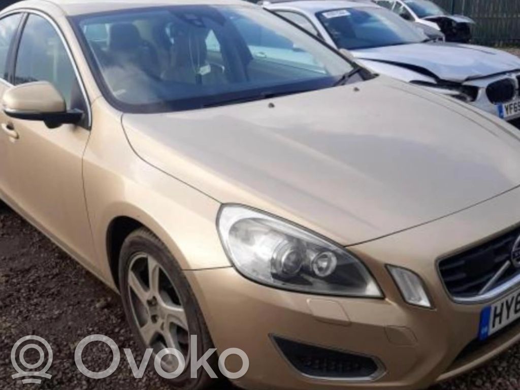 V60 V60, V60 Cross Country  31216665