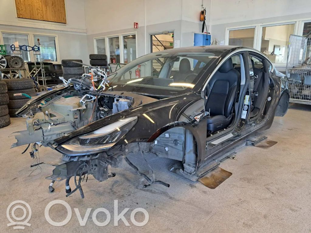 Model 3 Tesla Model 3  104396400A