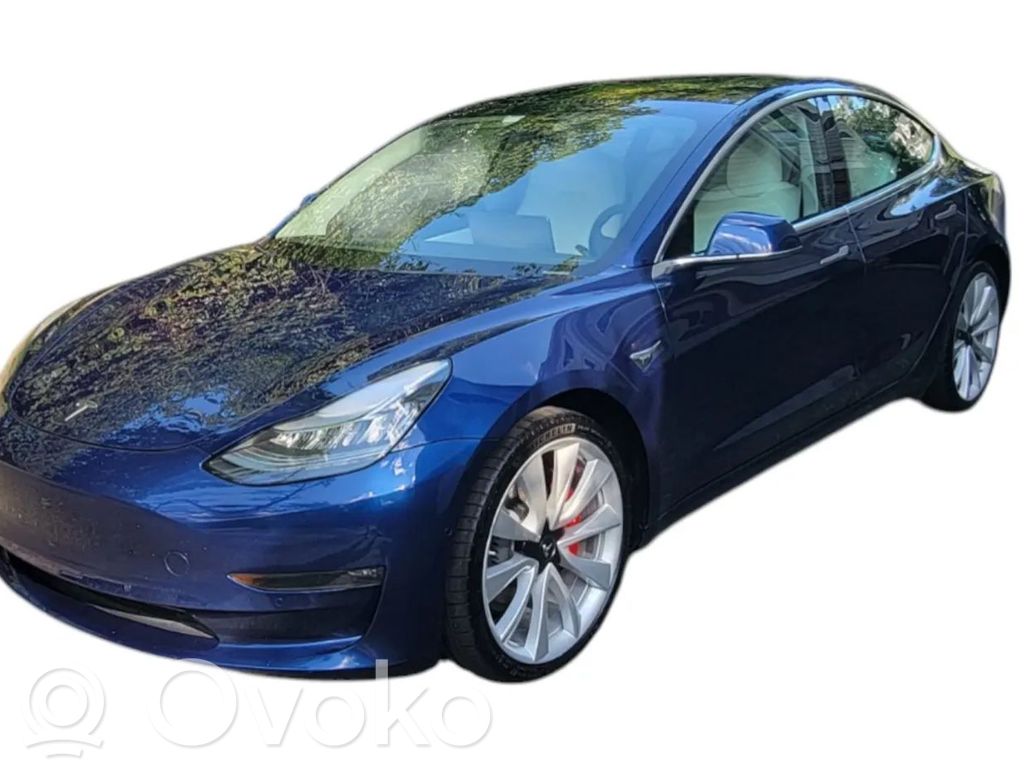 Model 3 Tesla Model 3  112096000E