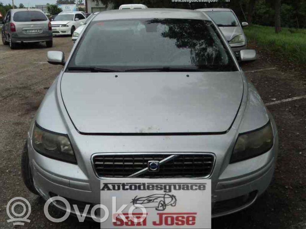 S40 S40, V40