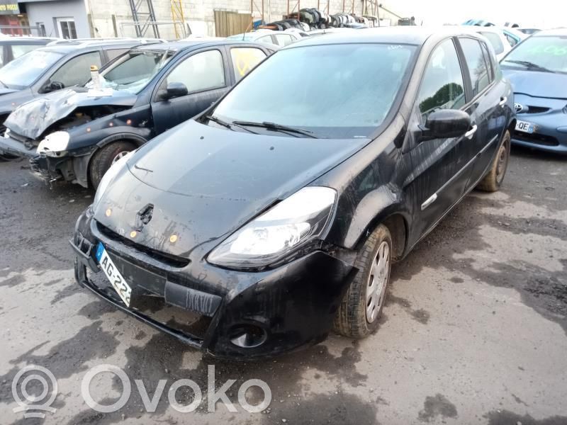 Clio III Clio  8200815546