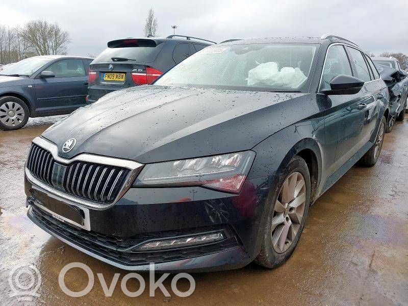 Superb B8 (3V) Superb  3Q0505311G