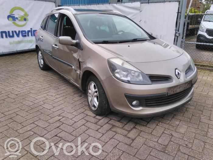 Clio III Clio  8201054131