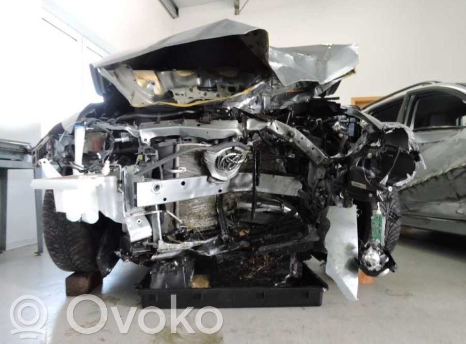 Auris E180 Auris  ZR2A
