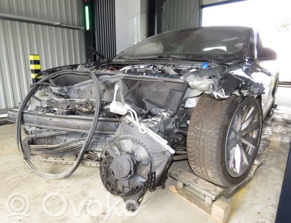 Model S Tesla Model S  105780500D02