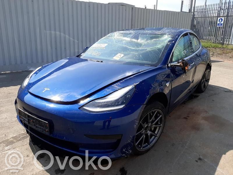 Model 3 Tesla Model 3  104494100B