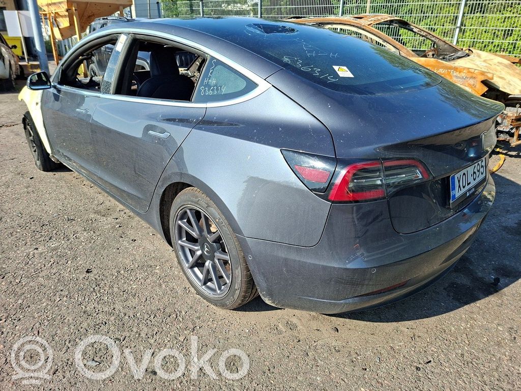 Model 3 Tesla Model 3  112099000B