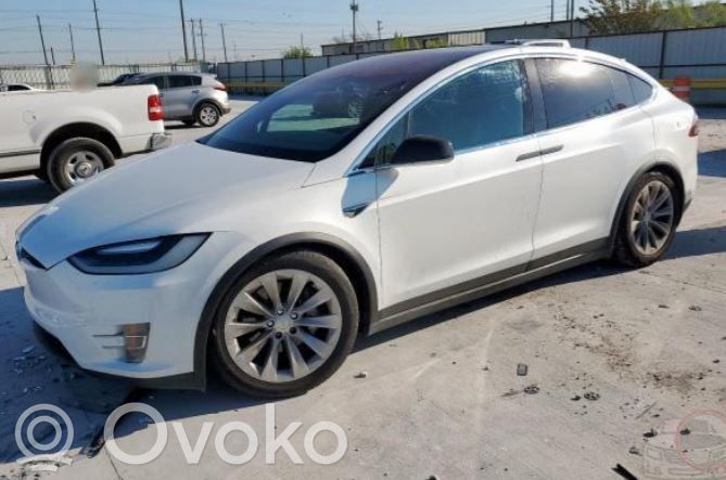 Model X Tesla Model X  106566400A