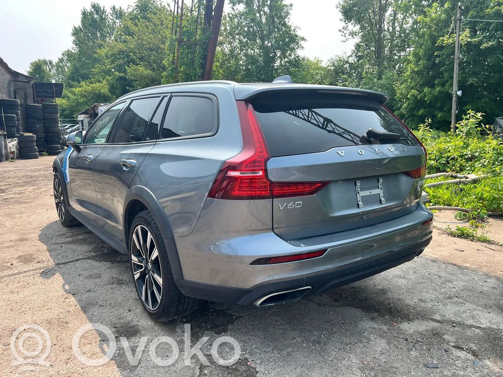 V60 V60, V60 Cross Country  31401774